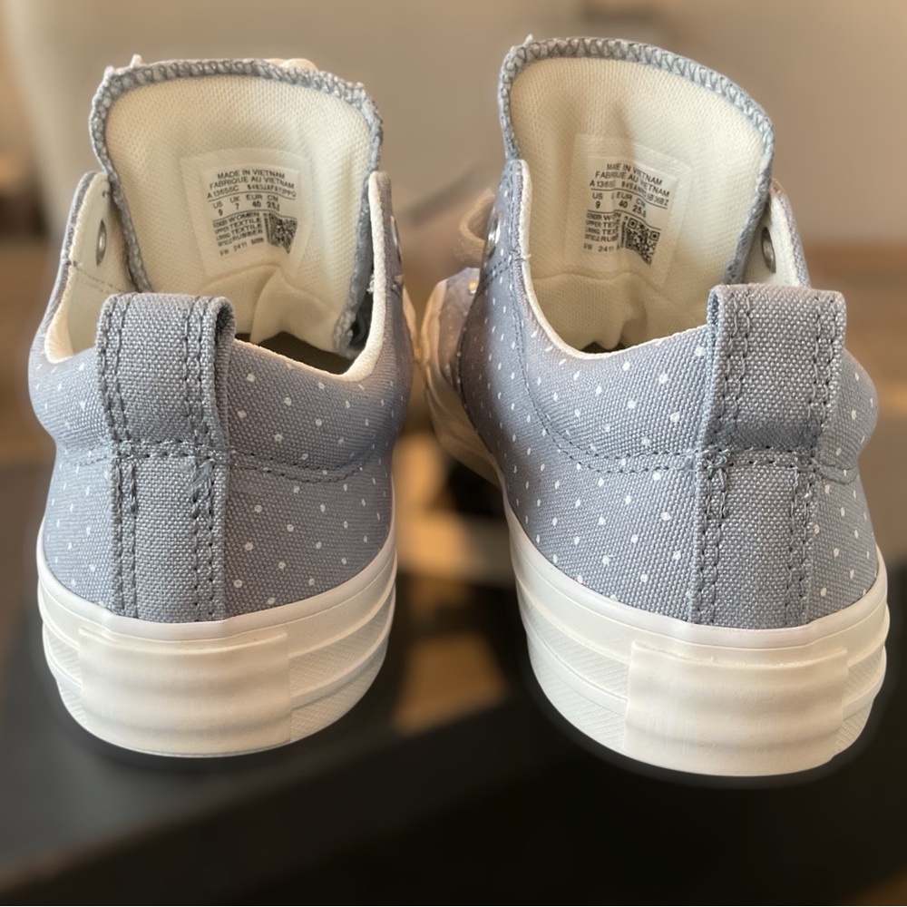 🌸Converse Women’s All Star Madison Low Tops - Picture 3 of 11